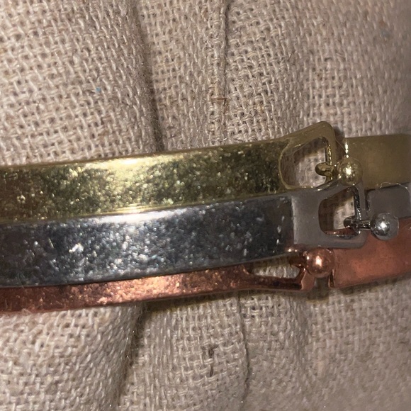 Brackets - Picture 3 of 3